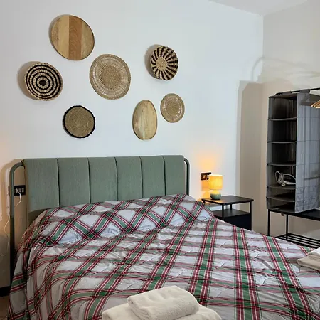 Apartment Boulevard *